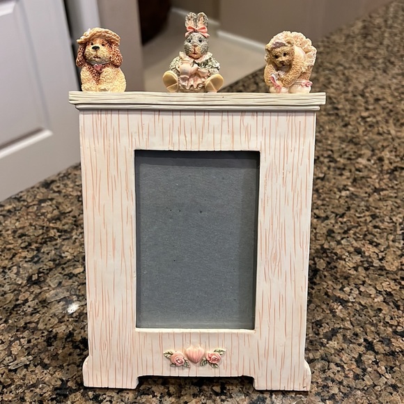 An array of children’s frames for pictures. 2x3, 3x5, 3.5x5.5. Good condition. - Picture 3 of 8